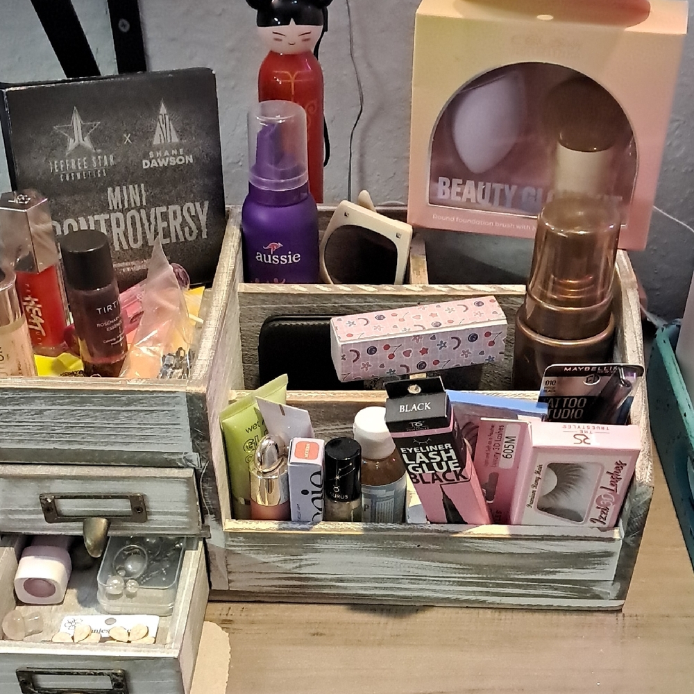 Wooden Makeup Organizer Caddy - Distressed White
